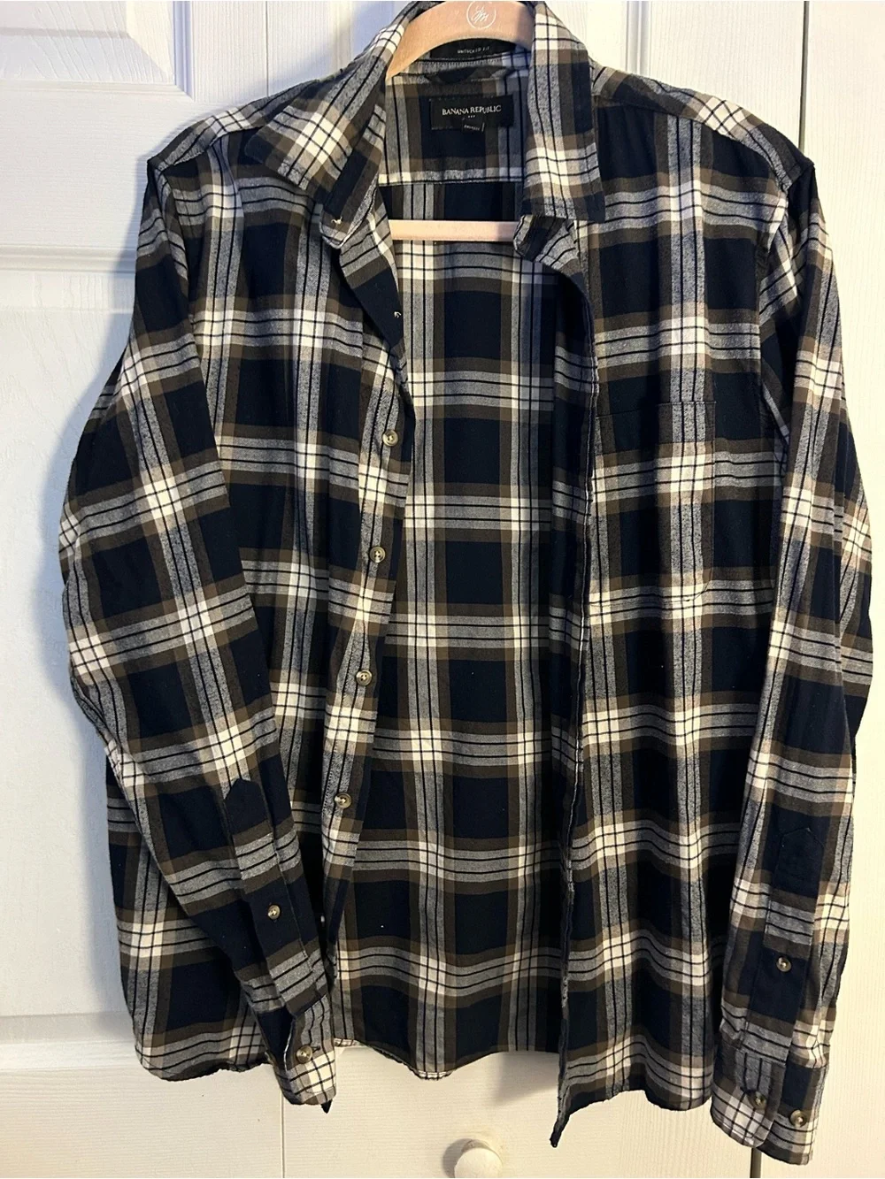 Banana Republic Men’s Plaid Lightweight Shirt in Black and Brown